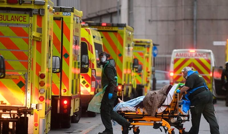 Nuevos contagios se disparan en Francia tras las fiestas de Navidad y Año Nuevo