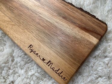 Acacia rectangular cutting board w/ corner monogram