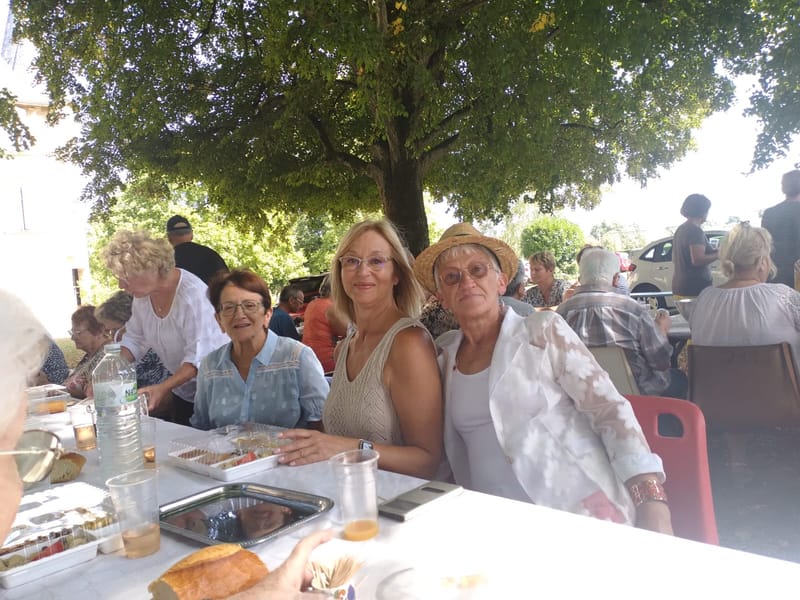 PIQUE NIQUE DETENTE AU CHATEAU DE LUZY