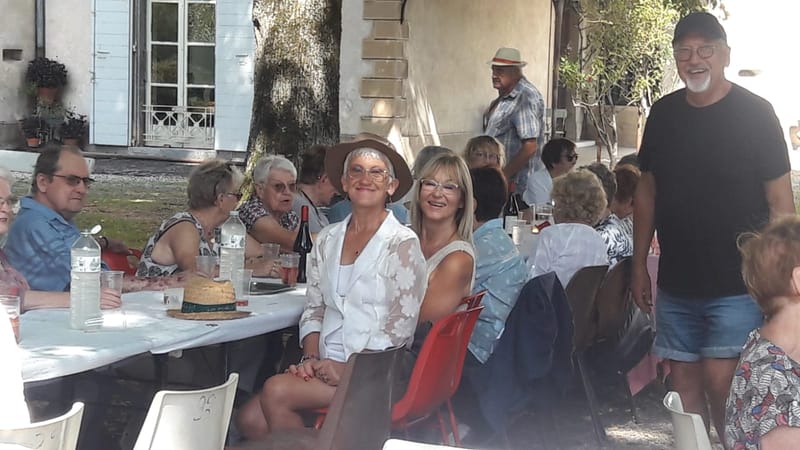 PIQUE NIQUE DETENTE AU CHATEAU DE LUZY