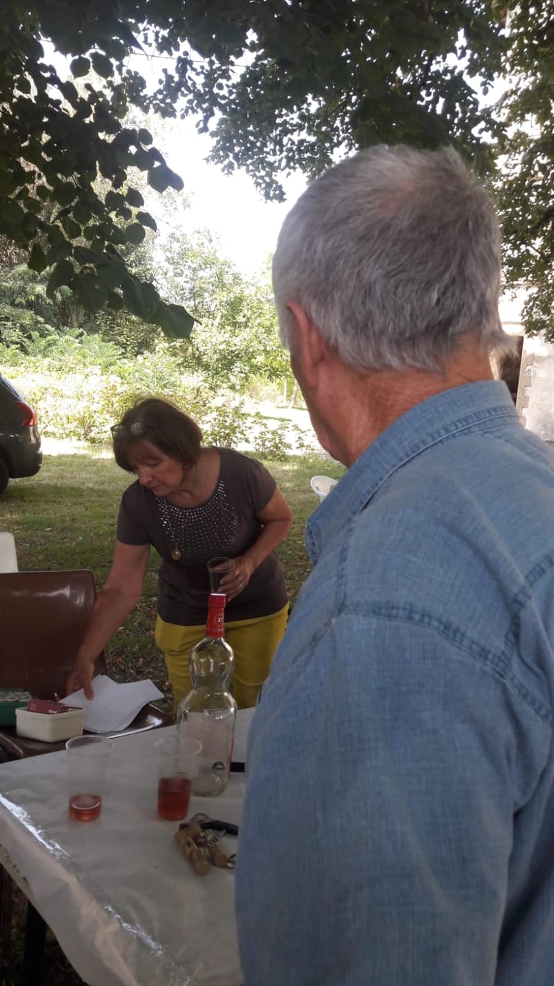 PIQUE NIQUE DETENTE AU CHATEAU DE LUZY