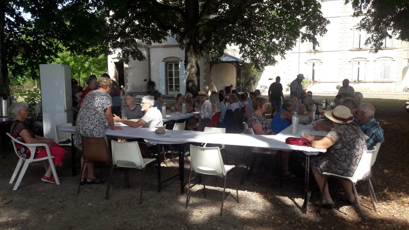 PIQUE NIQUE DETENTE AU CHATEAU DE LUZY
