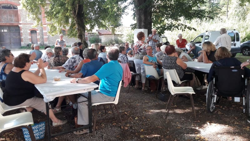 PIQUE NIQUE DETENTE AU CHATEAU DE LUZY