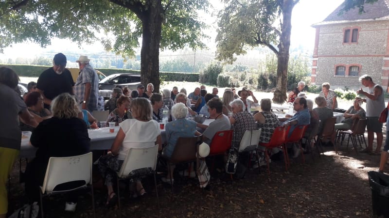 PIQUE NIQUE DETENTE AU CHATEAU DE LUZY