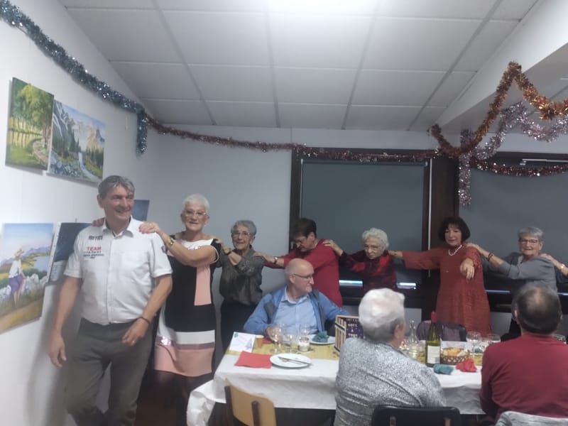 OHOTOS DU REPAS DE NOËL DU 8 DECEMBRE 2023