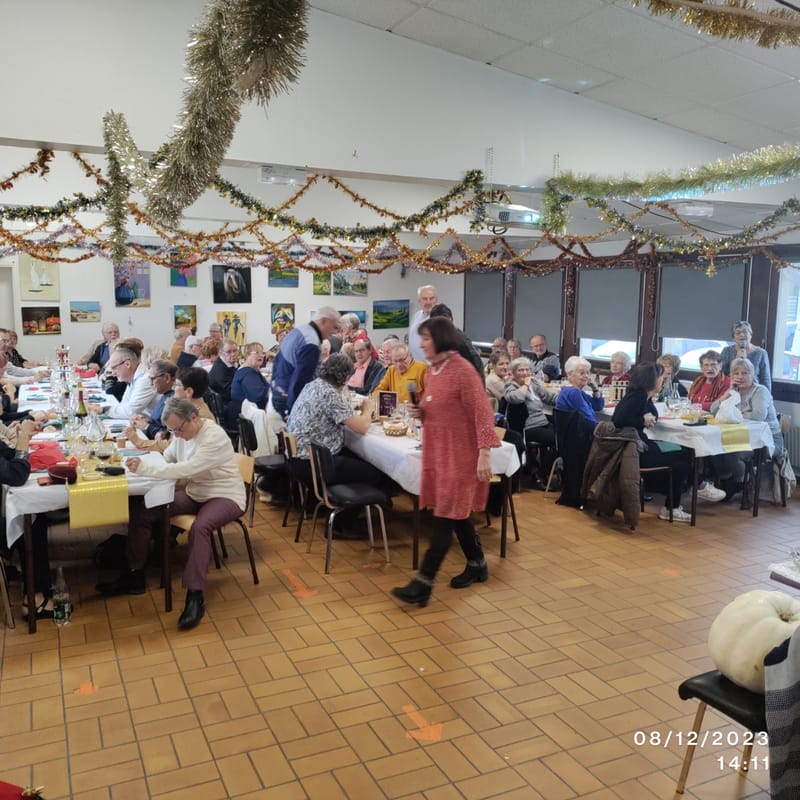 OHOTOS DU REPAS DE NOËL DU 8 DECEMBRE 2023