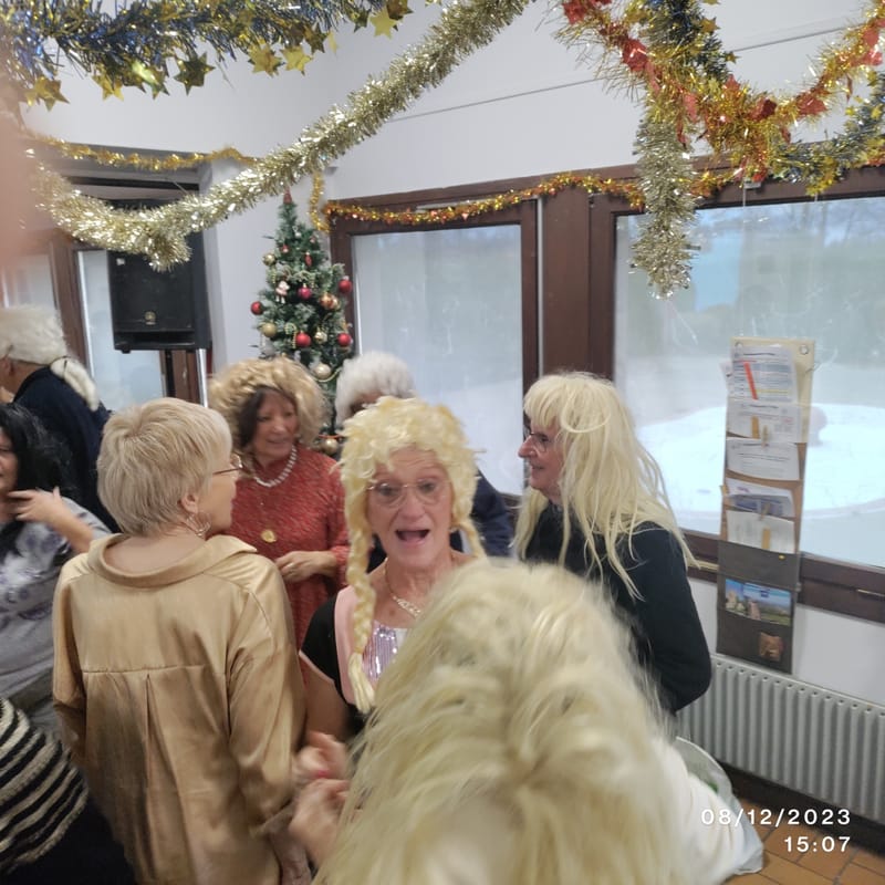 OHOTOS DU REPAS DE NOËL DU 8 DECEMBRE 2023