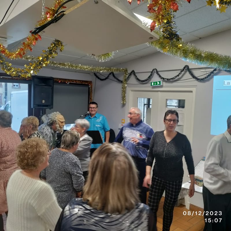 OHOTOS DU REPAS DE NOËL DU 8 DECEMBRE 2023