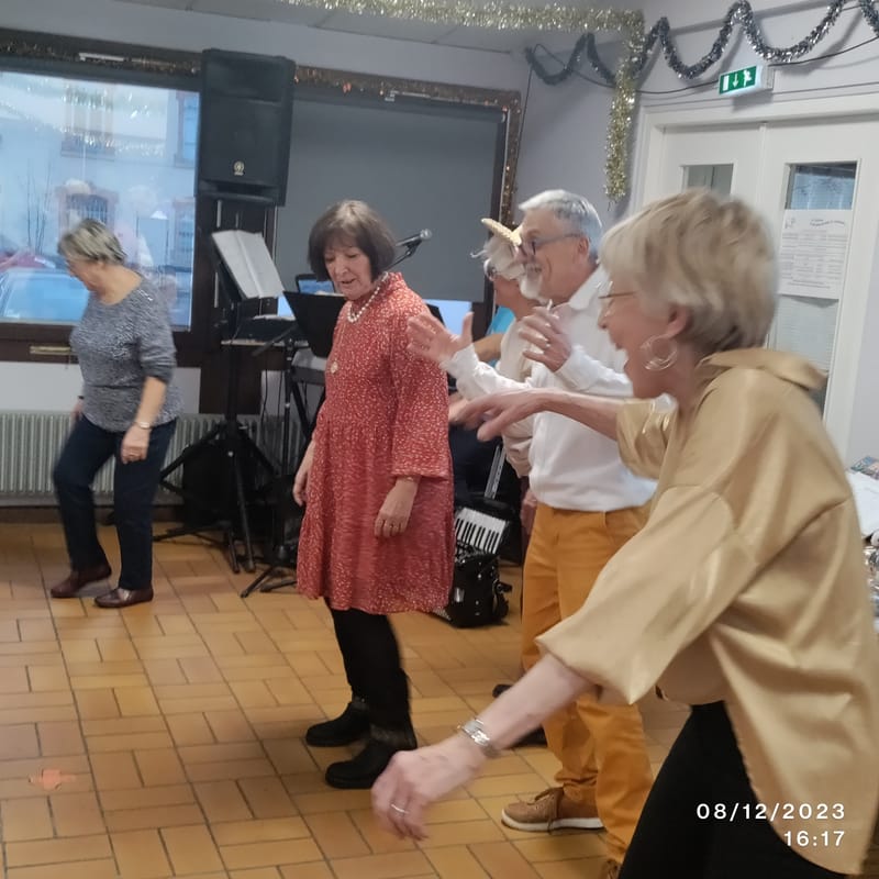 OHOTOS DU REPAS DE NOËL DU 8 DECEMBRE 2023