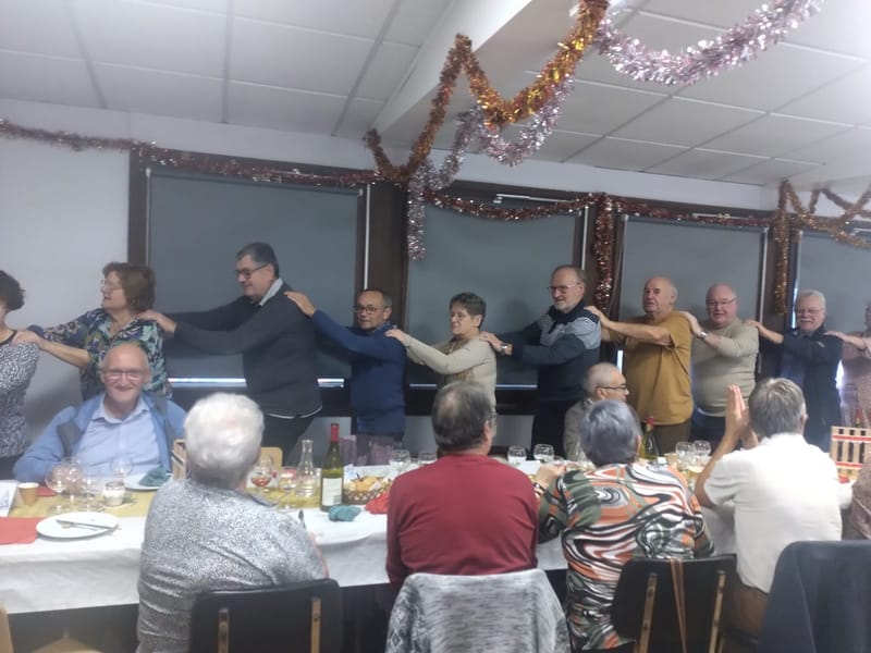 OHOTOS DU REPAS DE NOËL DU 8 DECEMBRE 2023