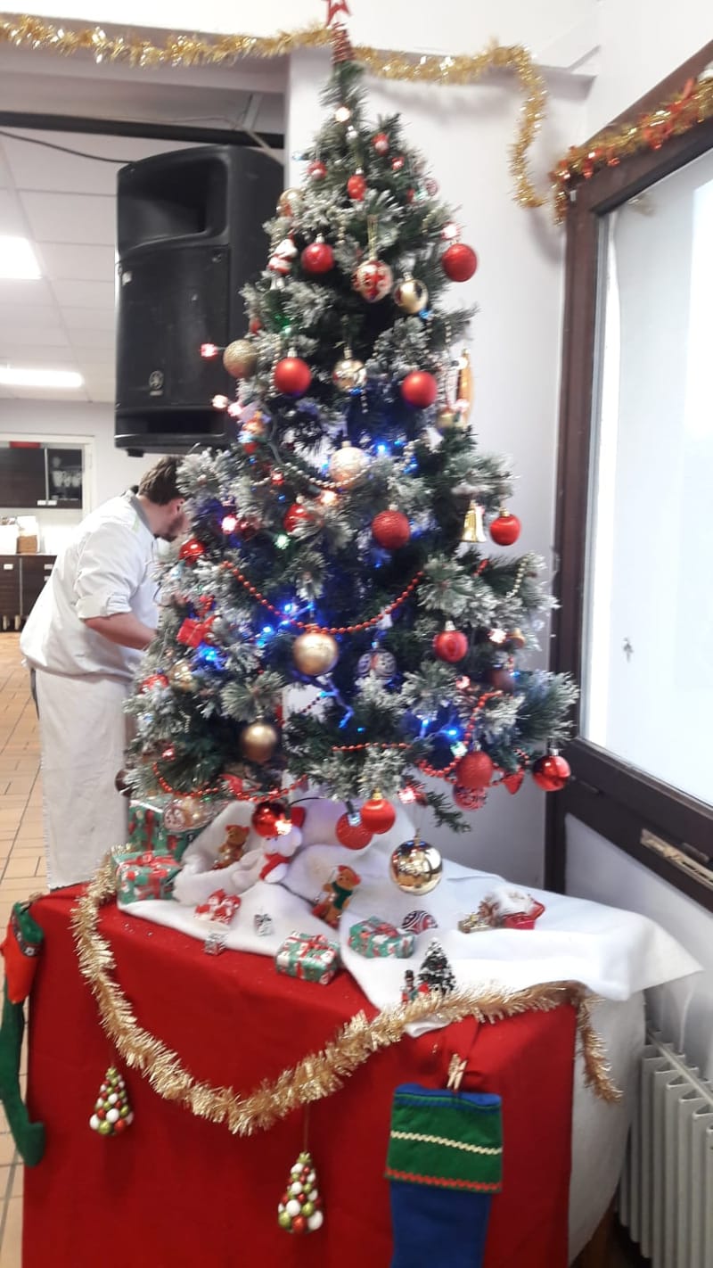 OHOTOS DU REPAS DE NOËL DU 8 DECEMBRE 2023