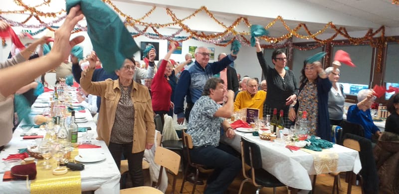 OHOTOS DU REPAS DE NOËL DU 8 DECEMBRE 2023