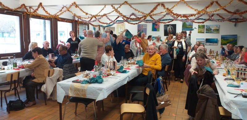 OHOTOS DU REPAS DE NOËL DU 8 DECEMBRE 2023