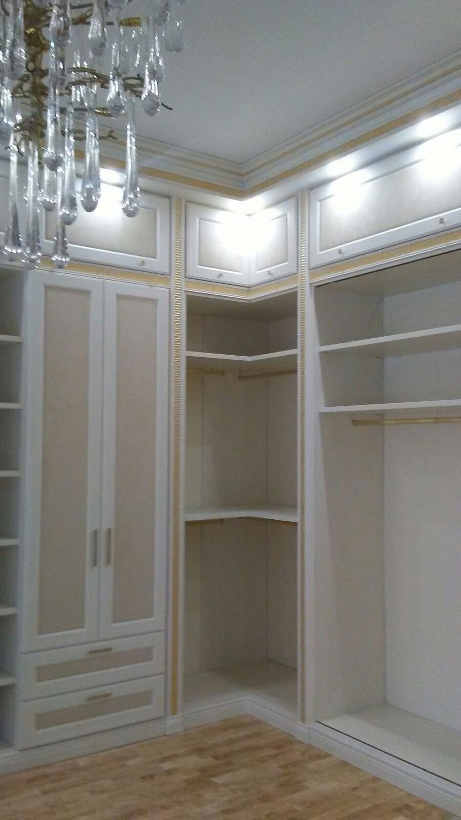 Walk-in Closet