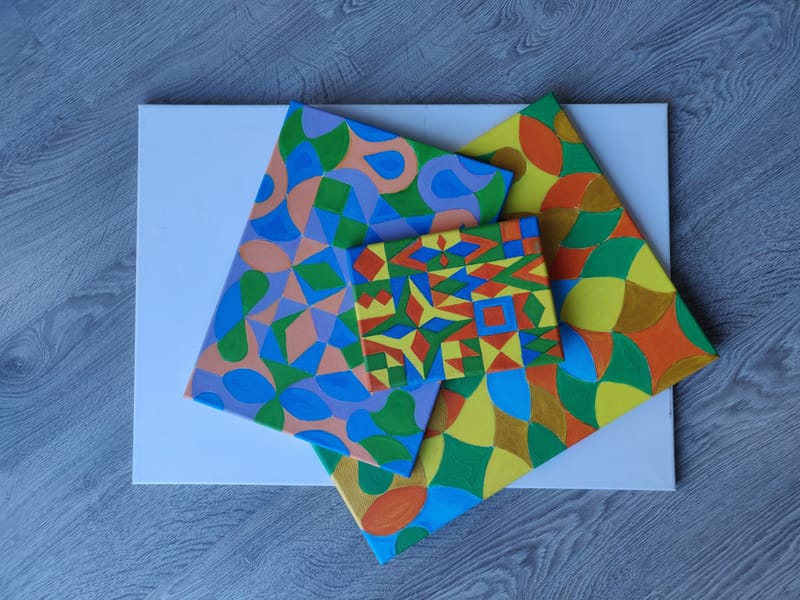 Tablouri Pattern realizate cu acrilic pe panza, dimensiuni diferite.