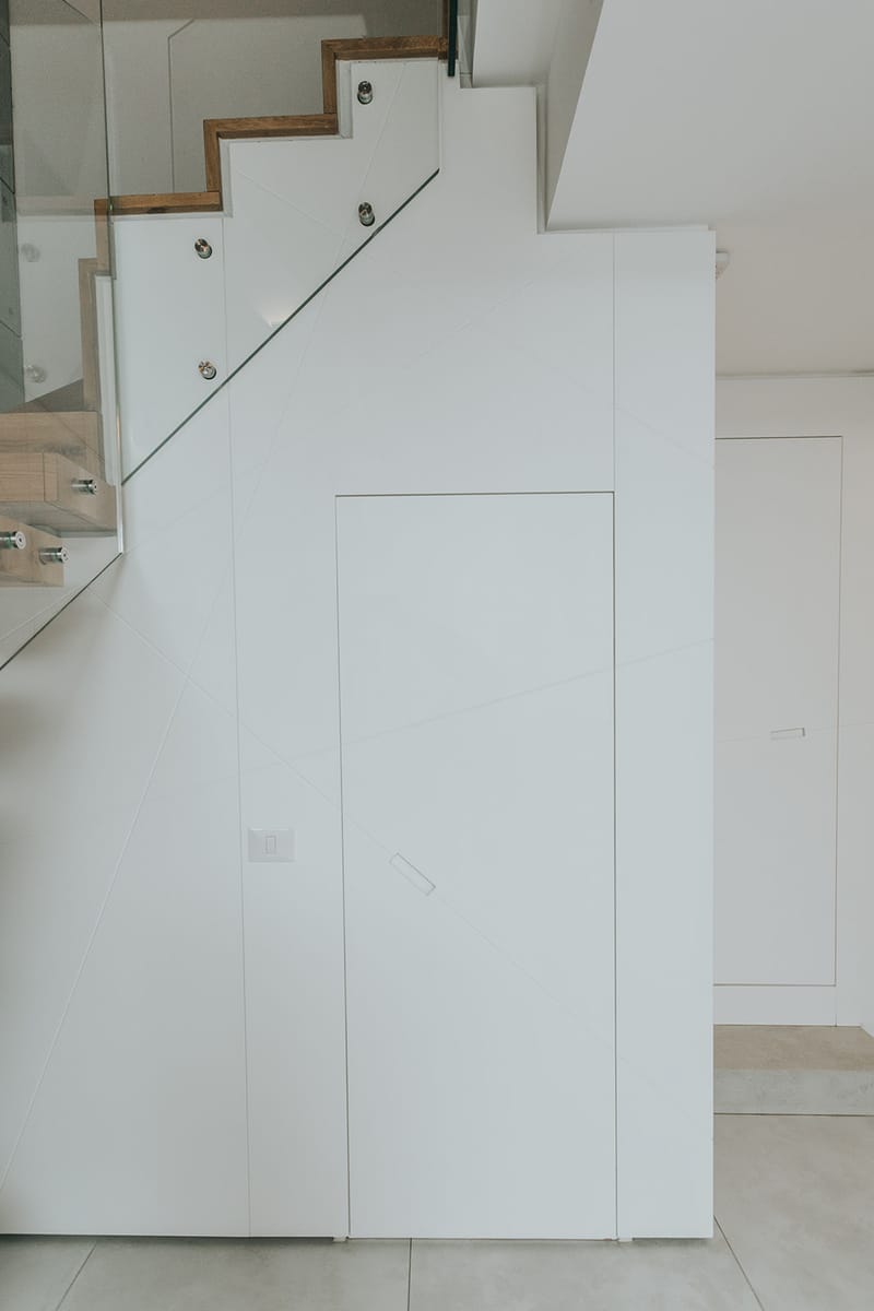 גרם מדרגות צף מעץ