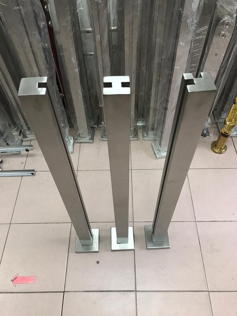 GLASS BALUSTRADE HANDRAIL POST