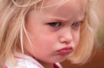 ¿Reprimimos las Emociones de Nuestros Niños?