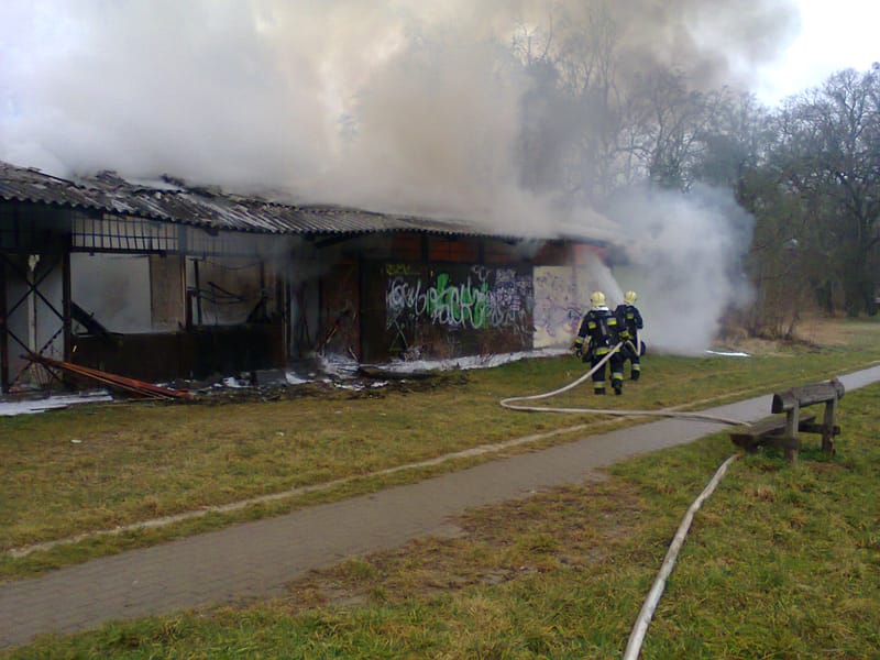 Kigyulladt egy épület a Nagyréten