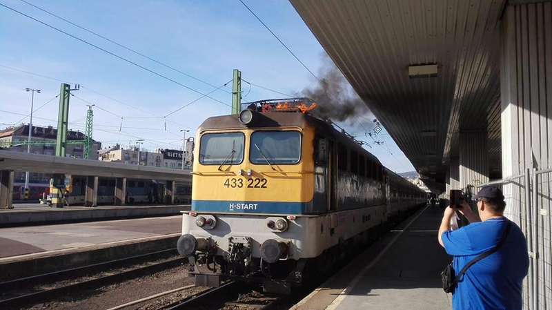 Villanymozdony égett