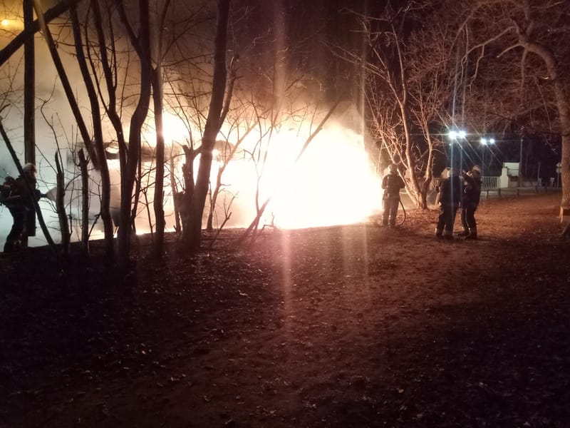 Kiégett egy busz az Eötvös úton