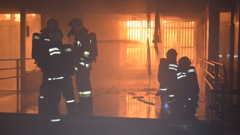 Kigyulladt és leégett a TF sportcsarnoka