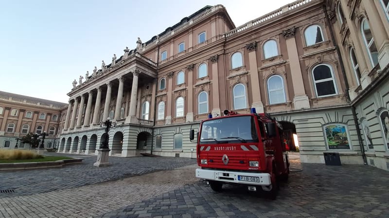 Elöntötte a pinceraktárat a víz