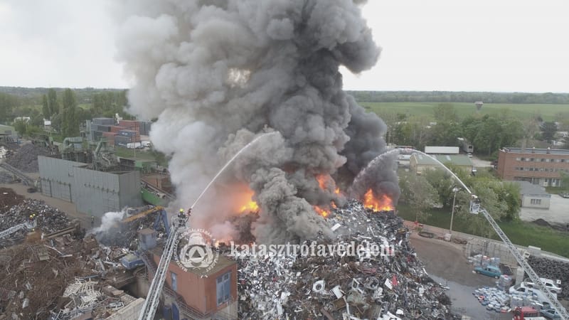Tűz egy soroksári hulladékhasznosító telepen