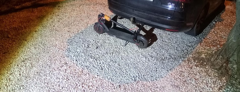 Az utcán felejtették az elektromos rollert