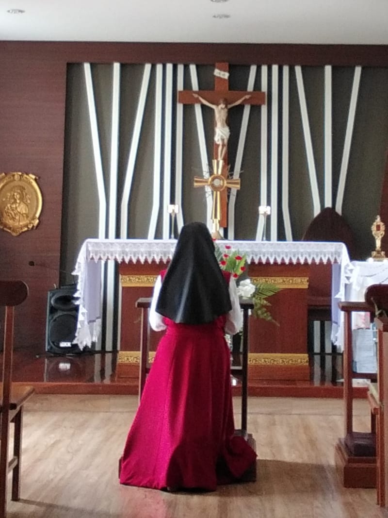 DAILY EUCHARIST & ADORATION