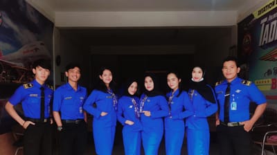 AIRLINES STAFF image