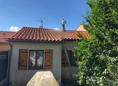 Toiture rénovée par nos soins...