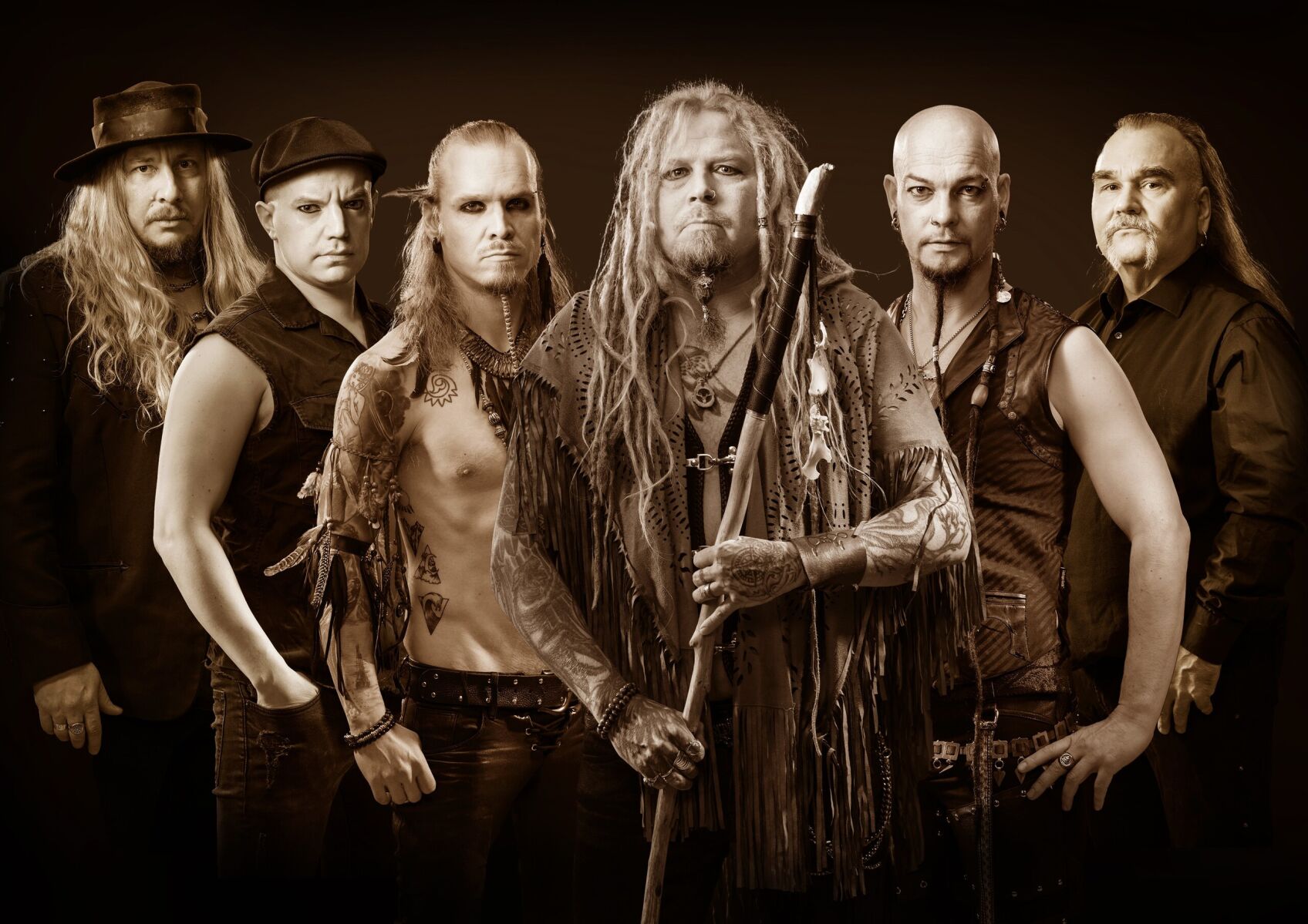 KORPIKLAANI lança novo single/videoclipe 'Aita'