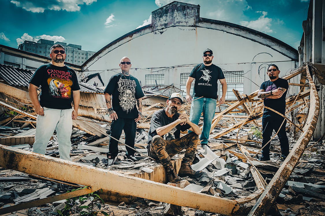 Insane Hell, com participação de Alex Kafer (The Troops Of Doom), critica os falsos religiosos vendedores de fé em seu novo single.