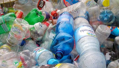 CONTAMINACION A CAUSA DE BOTELLAS PET image