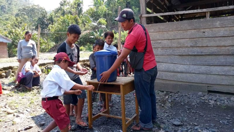 5 Alasan Mengapa Guru di Desa Itu Beruntung?