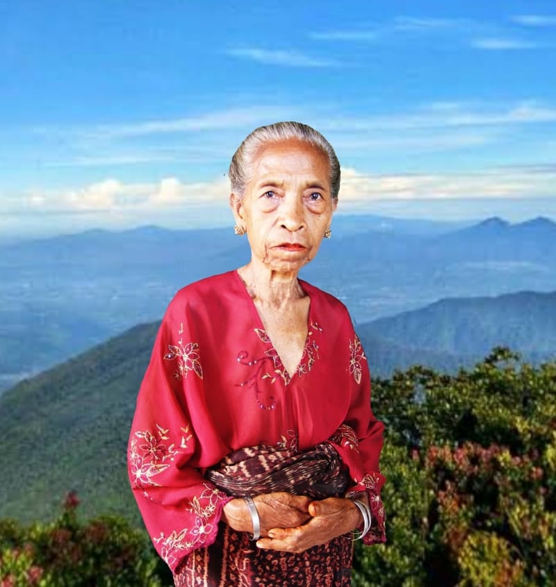 Membongkar Jejak Peran Perempuan Flores dari Hiasan Pusaka