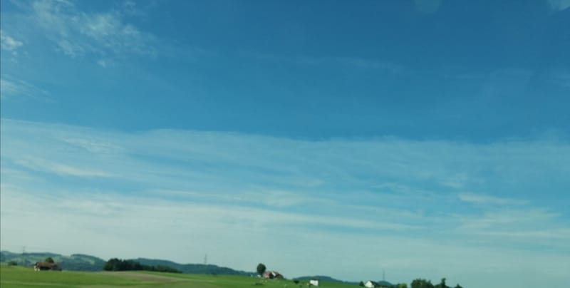 Mengapa Orang Perlu Memaknai Pesan Verifikasi Akun dan Centang Biru?