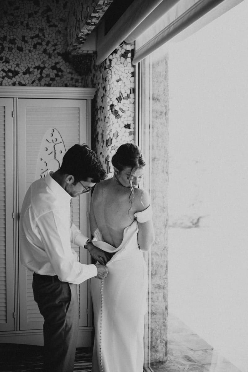 Caitlin & Mike Elopement in Ios