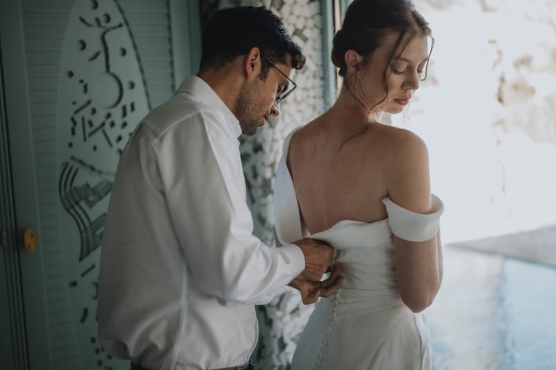 Caitlin & Mike Elopement in Ios