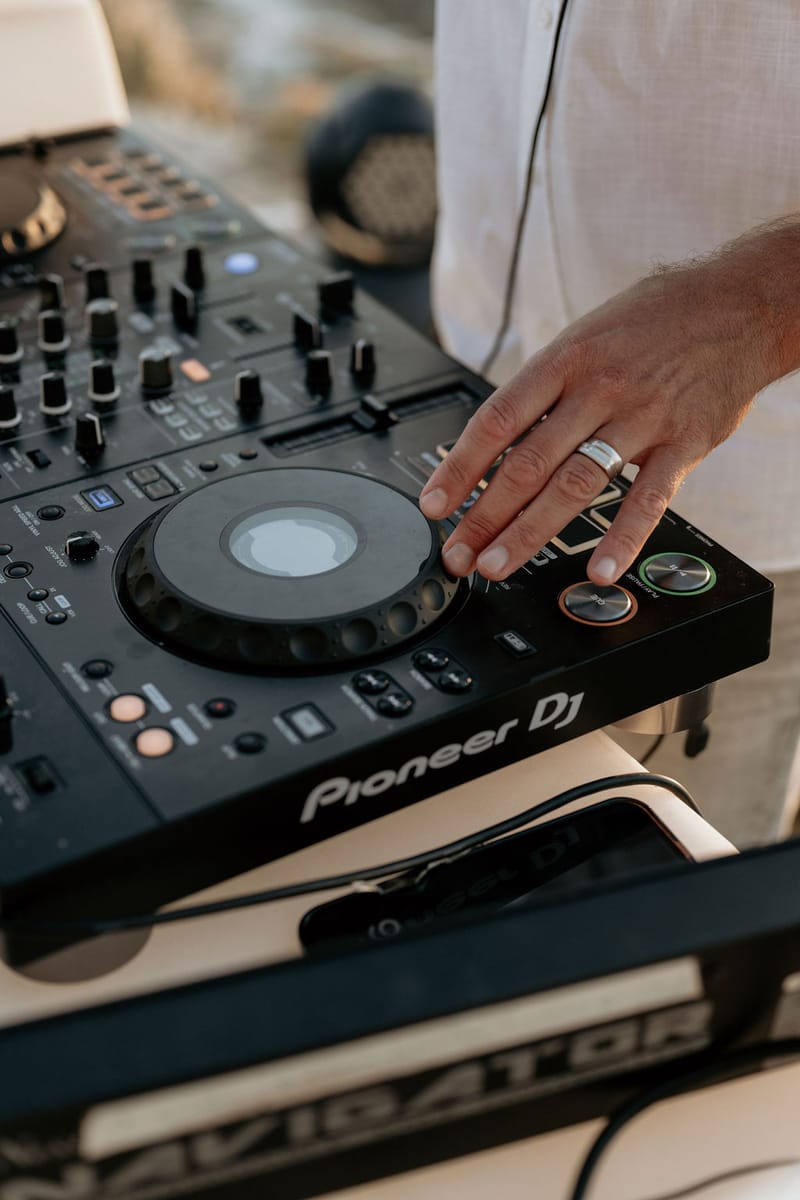 Eliana & Peter Bohemian wedding in Ios