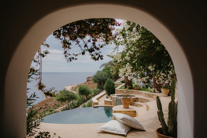 Rosie & Jordan Wedding in Ios Island