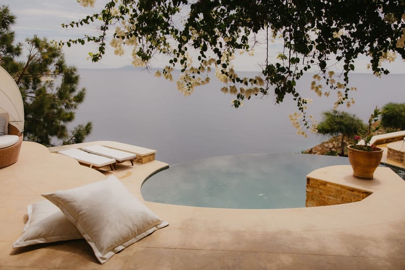 Rosie & Jordan Wedding in Ios Island