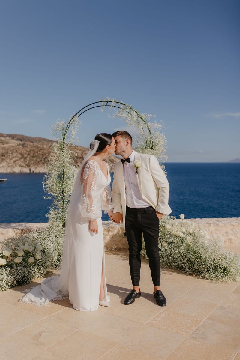 Rosie & Jordan Wedding in Ios Island