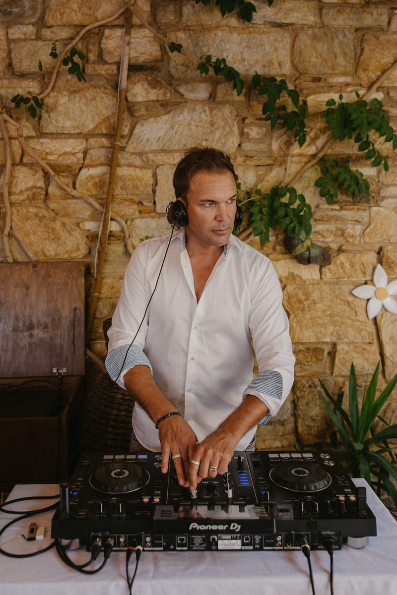 Rosie & Jordan Wedding in Ios Island