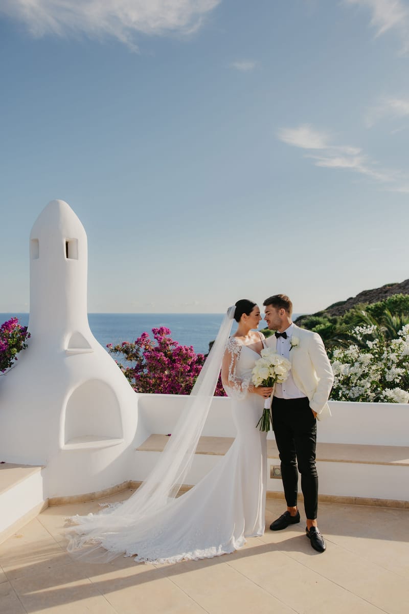 Rosie & Jordan Wedding in Ios Island