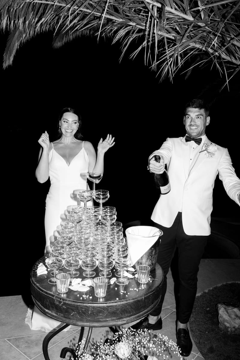 Rosie & Jordan Wedding in Ios Island