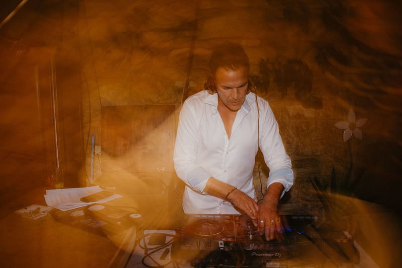 Rosie & Jordan Wedding in Ios Island