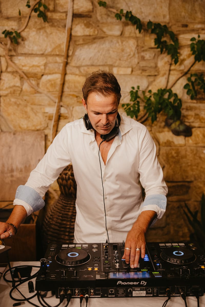 Rosie & Jordan Wedding in Ios Island