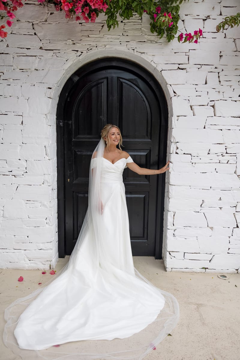 Lauren and Ioannis Wedding at the Gallery Venue of the Island Art and Taste venues in the Athenian Riviera